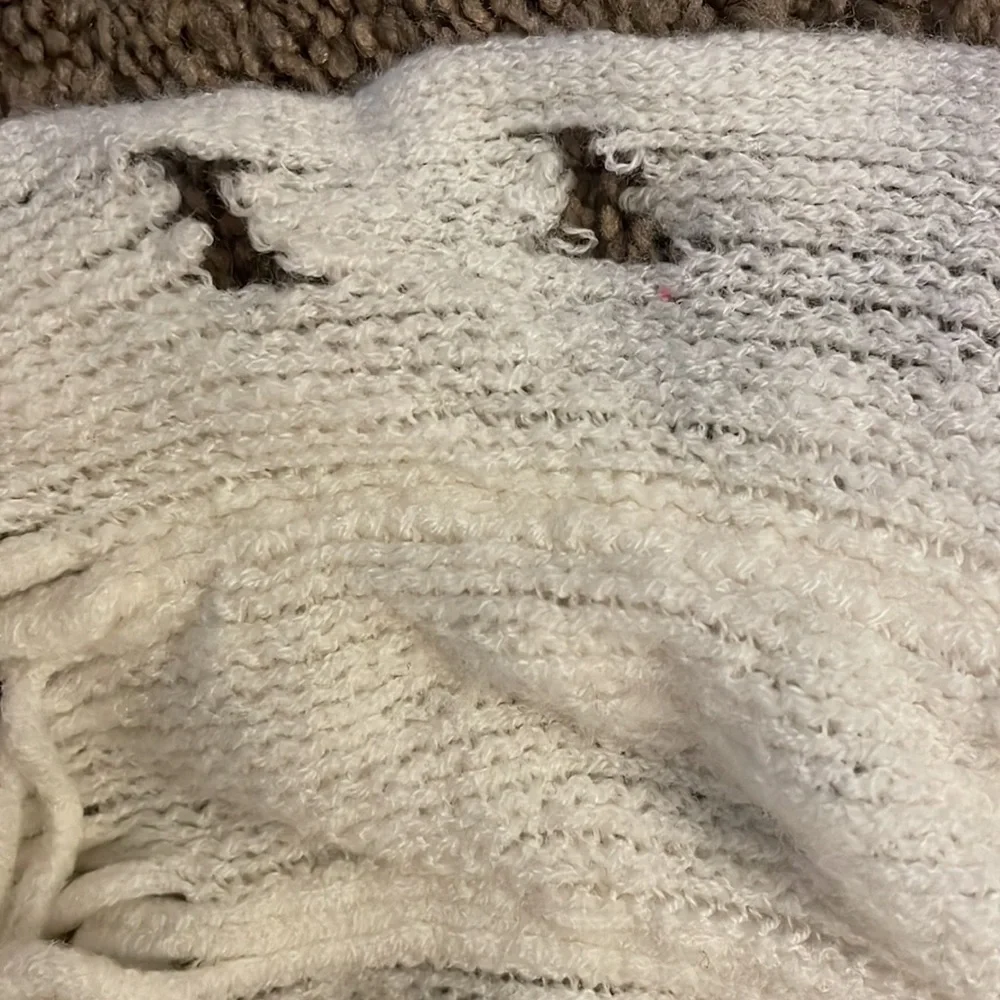 Cute Ruffle Scarf - Picture 4 of 5